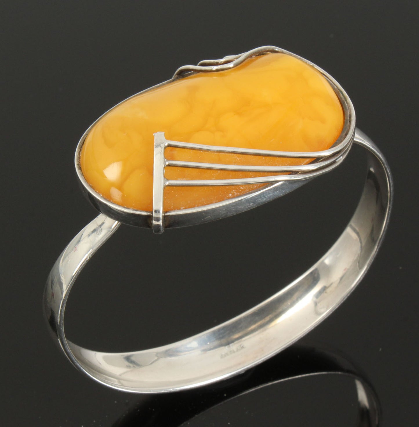 Amber bracelet, 925 sterlings silver.