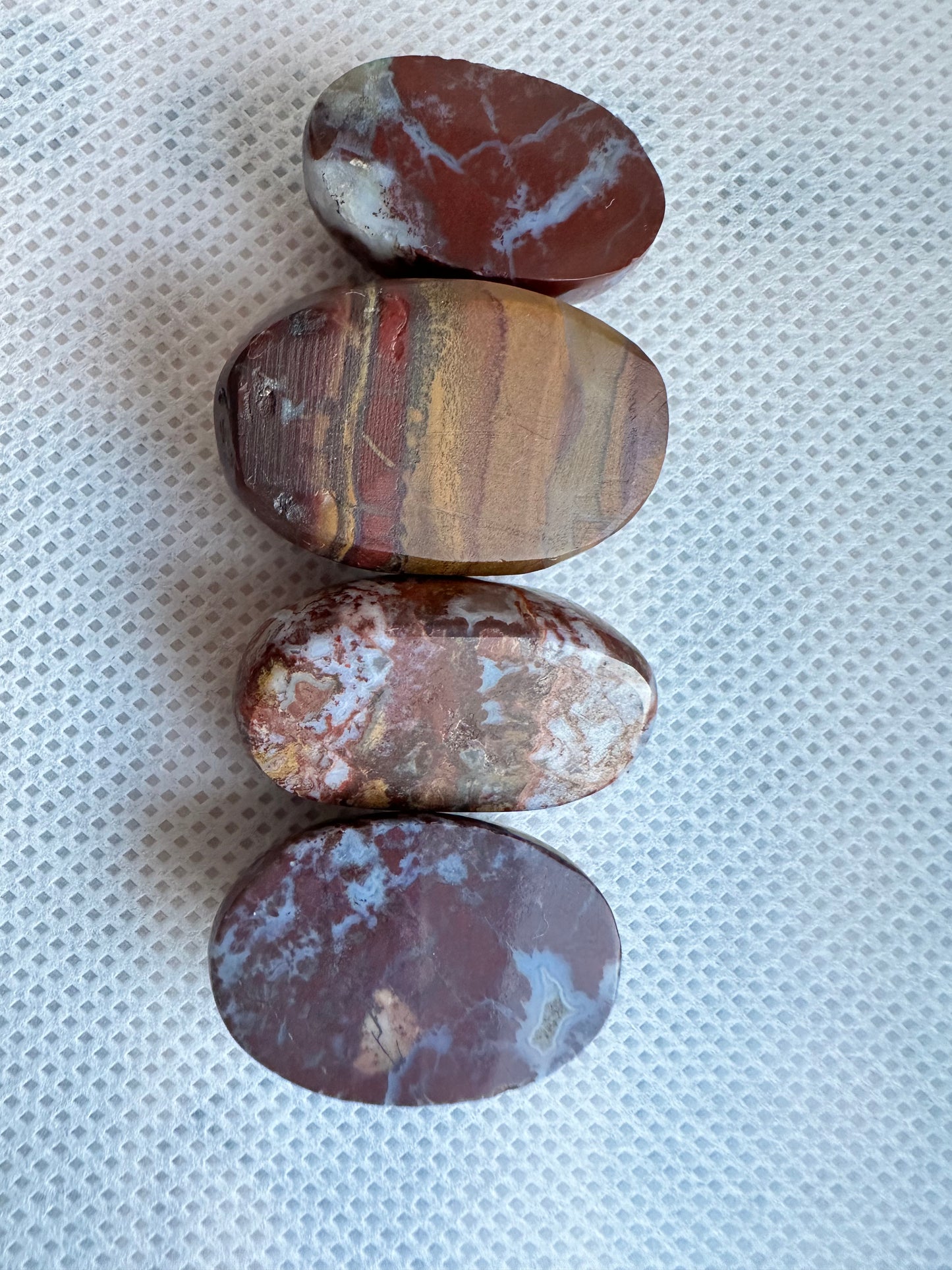 Natürliche rote Jaspis-Cabochons, oval