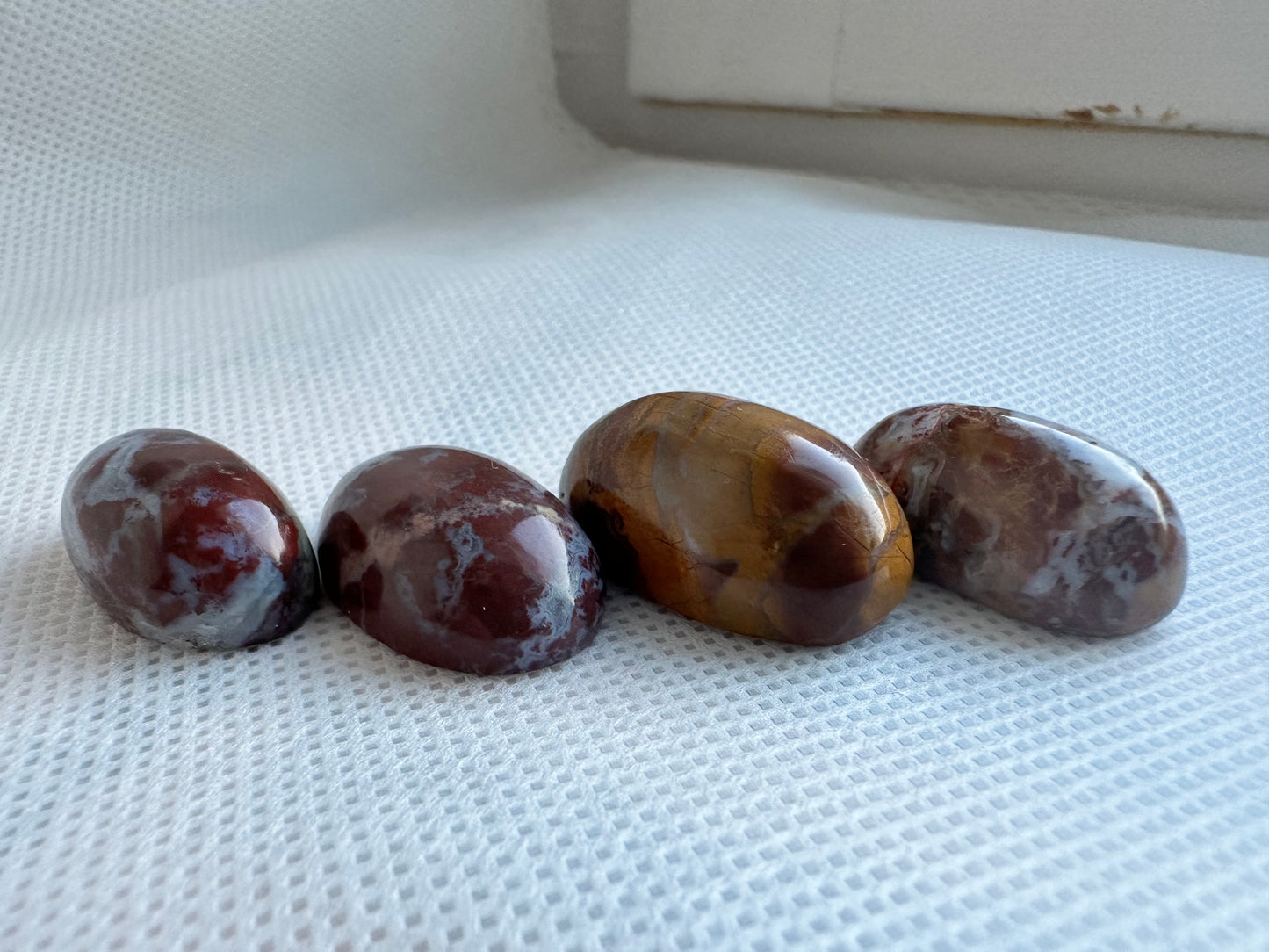 Natürliche rote Jaspis-Cabochons, oval